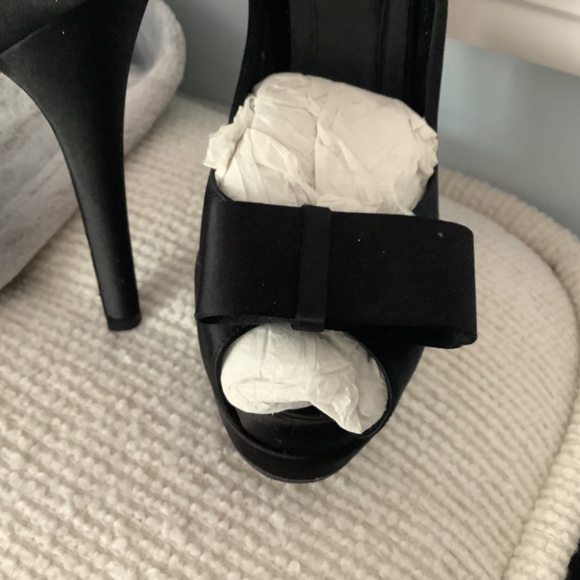 Shoes - Picture 7 of 13